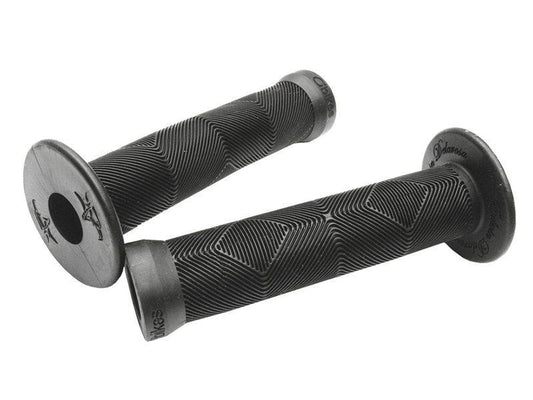 Edwin Flanged Grips